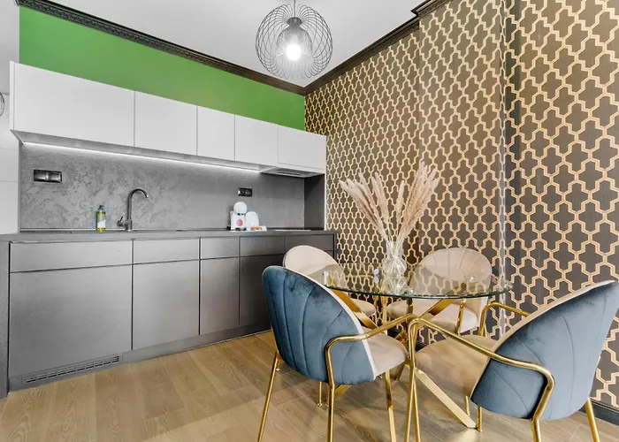 Lam Art Deco Castle View - Ac - Balcony *